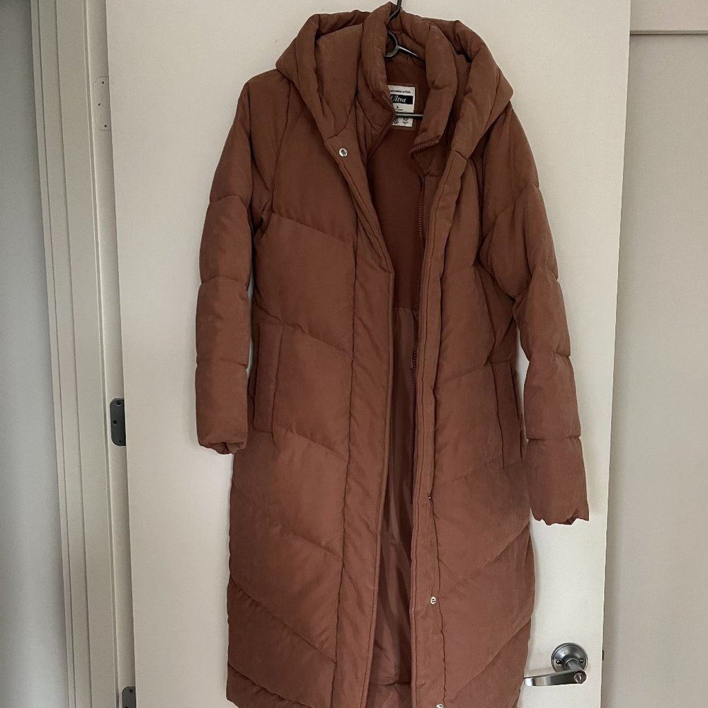 Abercrombie & Fitch Long Quilted Puffer in terra-cotta , size S